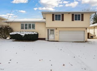 13647 Starlite Dr, Brookpark, OH 44142