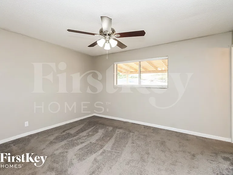509 W 3rd Pl — Photo 9