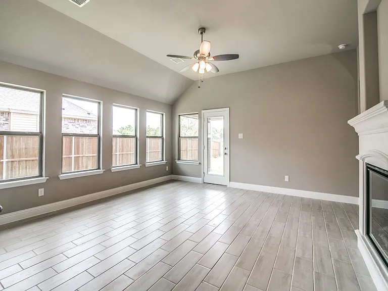323 Sweetspire Dr — Photo 21