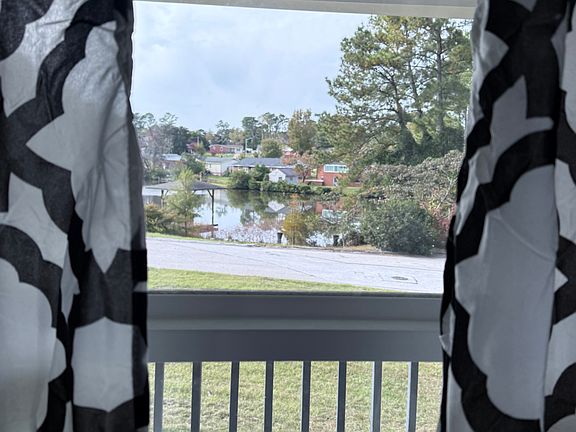 4th image of 5719 Shenandoah Dr #1-2-3