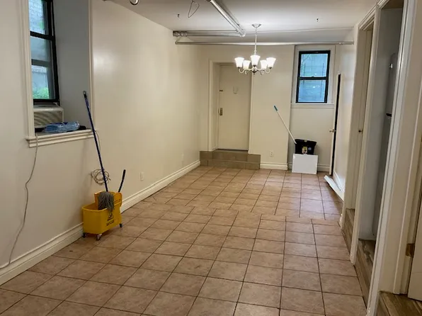 122 Fenimore Street image 4 of 30