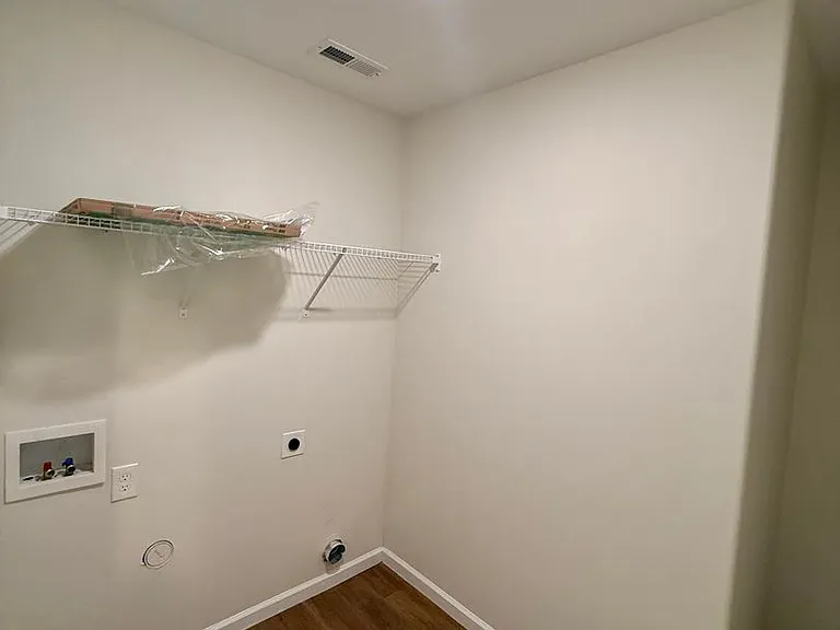 5928 Knox Hill Way — Photo 8
