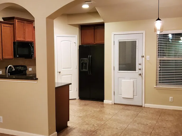 All Appliances provided (including washer/dryer)