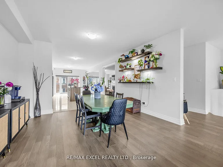 1454 Stovell Cres — Photo 5