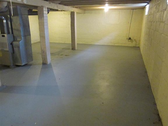 4th image of 2618 Yager Ave