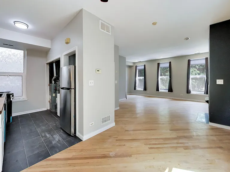 1416 W Huron St #2F — Photo 10
