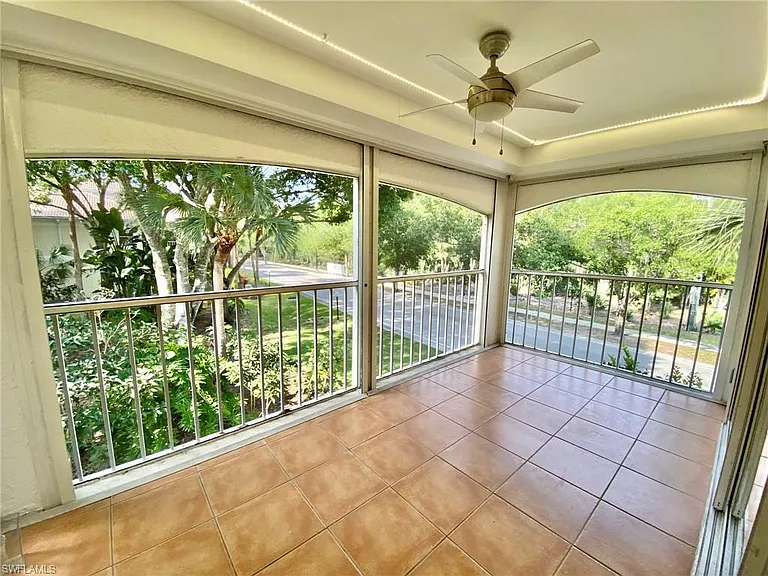 1096 Woodshire Ln #C212 — Photo 5