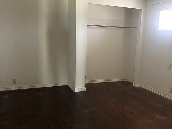 2nd image of 1020 40th St