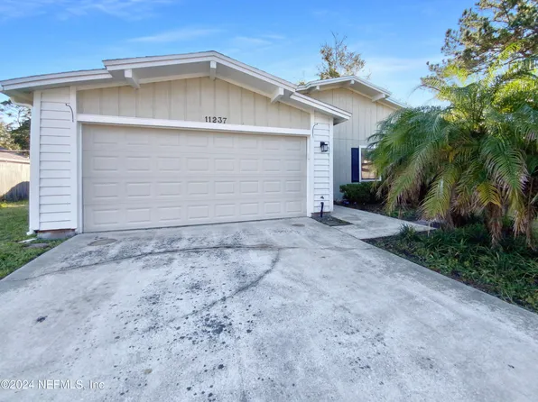 11237 RUSTIC PINES Circle W, Jacksonville, FL 32257