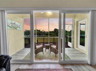 6499 99th Way N APT 18D, Saint Petersburg, FL 33708