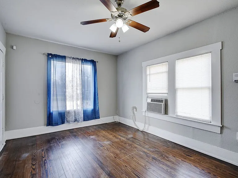 1314 N Sabinas St — Photo 7