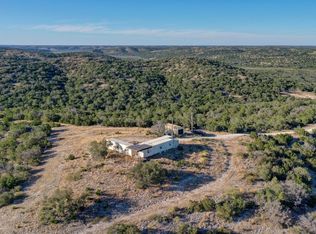 16 Mailtrail Valley Dr, Rocksprings, TX 78880