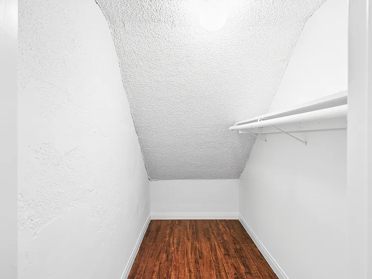 1563 Brockton Ave — Photo 14