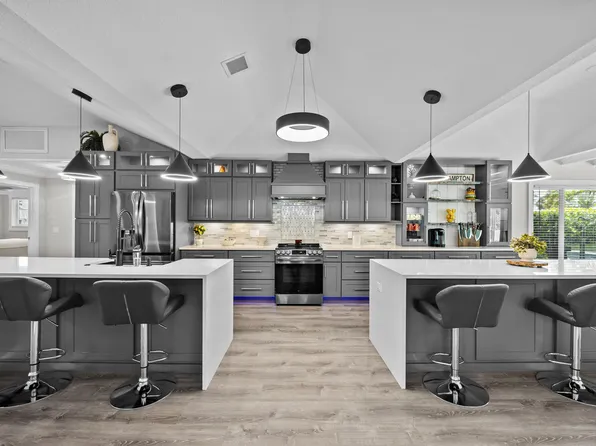 3763 SE Fairway E, Stuart, FL 34997