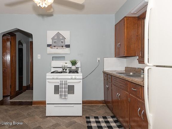 4th image of 3664 Kahlert Ave