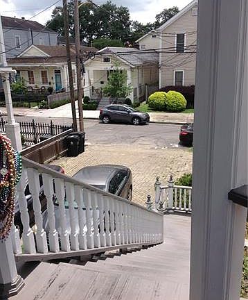 3rd image of 2831 Constance St #Up