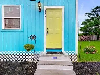 2 bed, 1.0 bath, 588 sqft, $1,300 — Photo 4