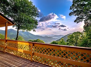 70 Sparrow Ln, Maggie Valley, NC 28751