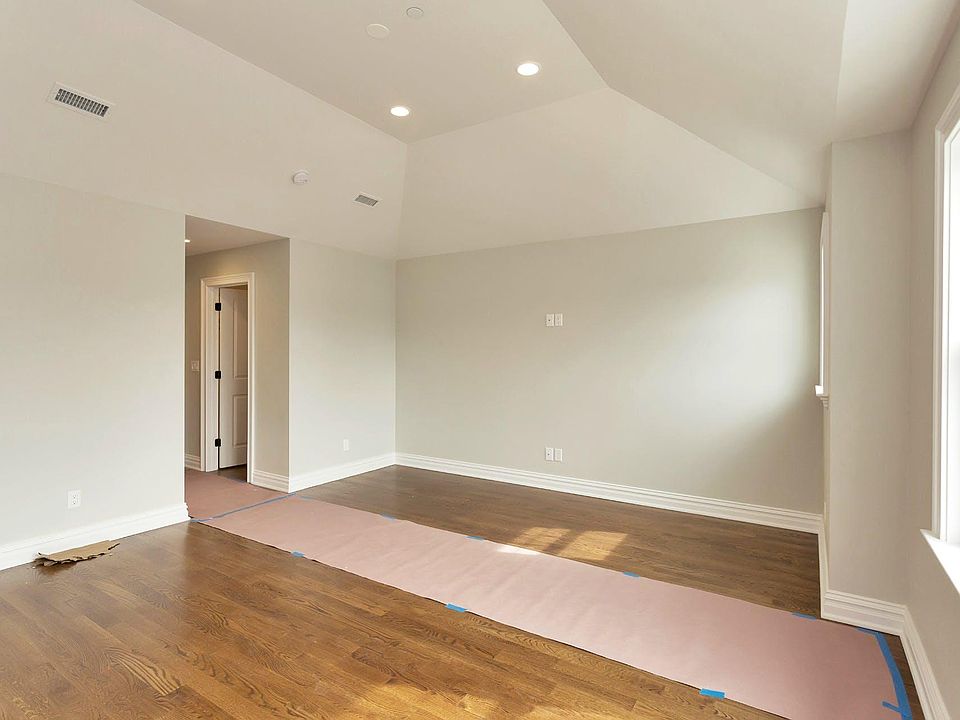 1st image of 174 Underhill Ave
