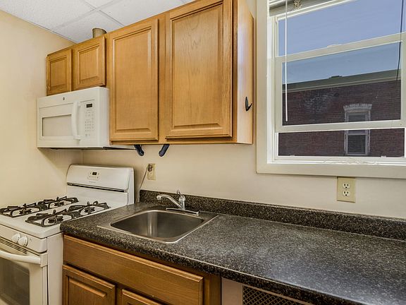 3rd image of 2209 15th St #4