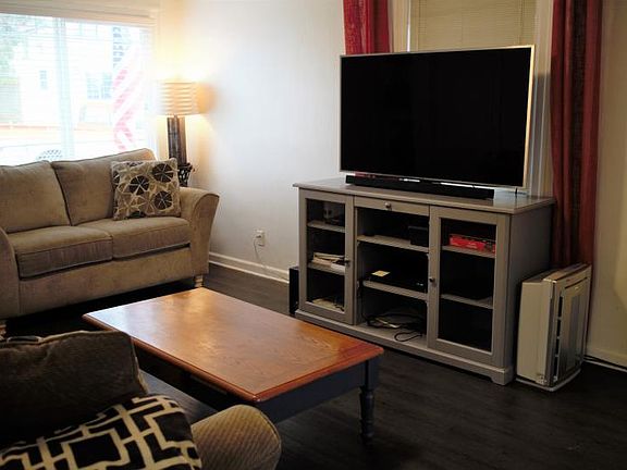 5th image of 3731A Madrona St