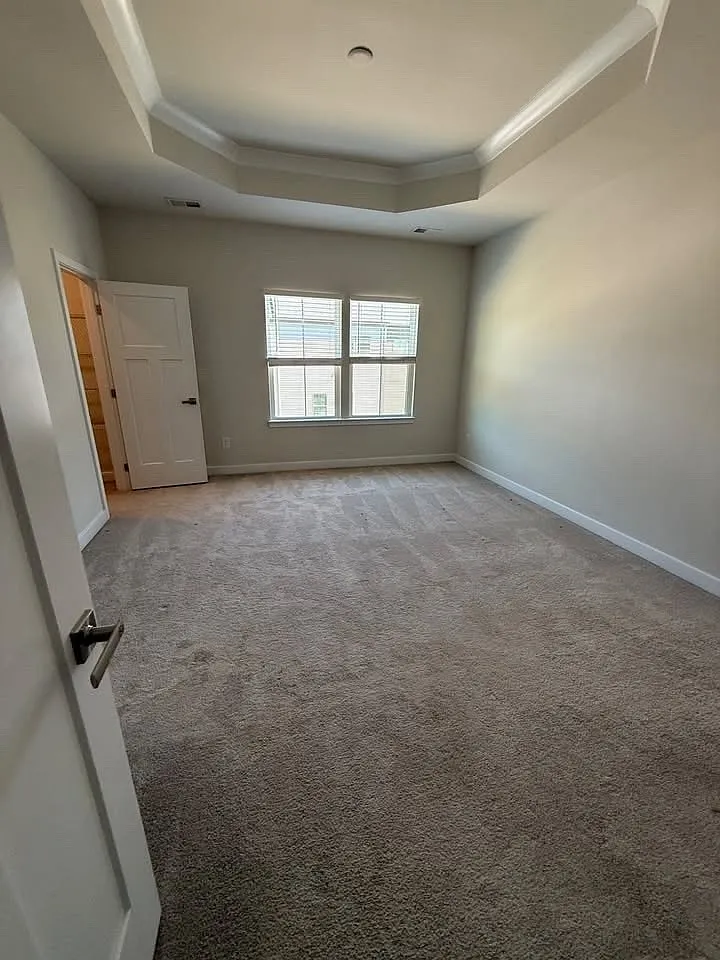 3 bed, 1745 sqft, $1,100 — Photo 2