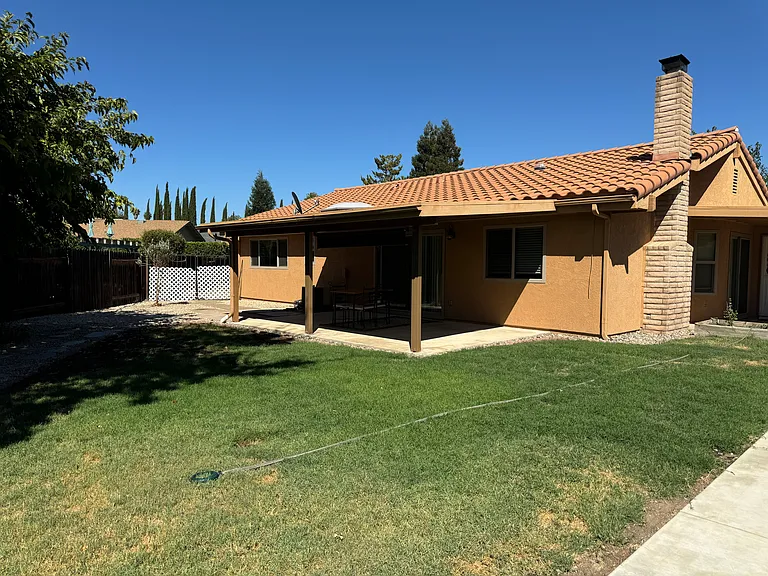 913 Spyglass Ct — Photo 3