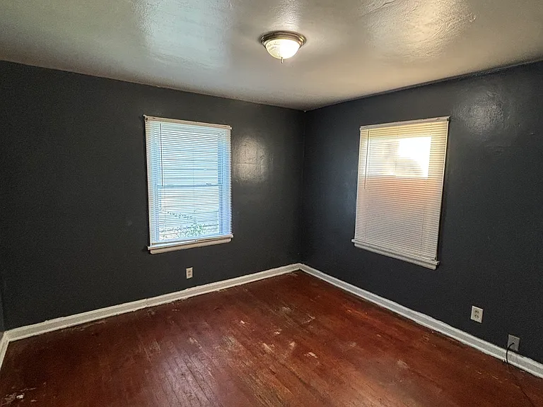 1419 Huey St — Photo 6