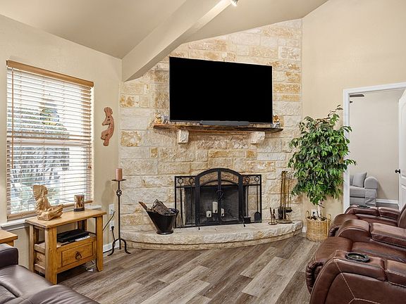 5th image of 200 El Rancho Grande Rd