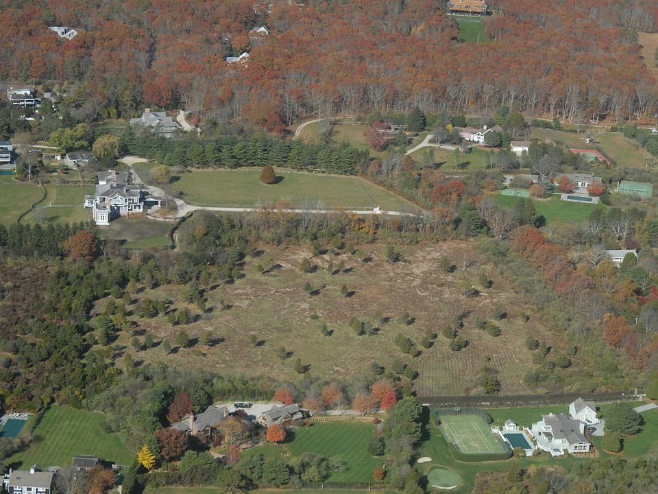1st image of 72 Little Noyac Path