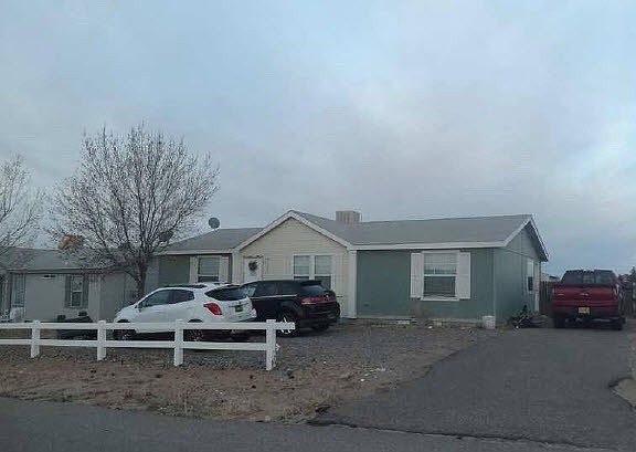 2nd image of 727 2nd St SW