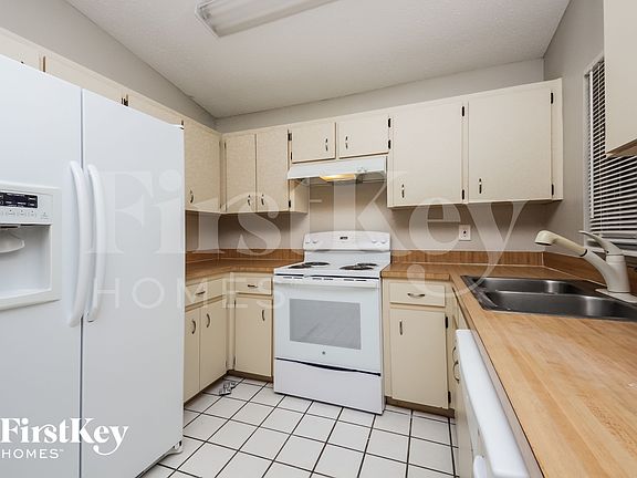 5th image of 812 Whisper Lake Ct