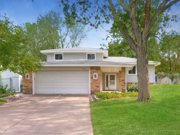 2911 81st Cir N, Brooklyn Park, MN 55444