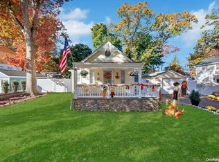 12 Gardiners Rd, Sound Beach, NY 11789