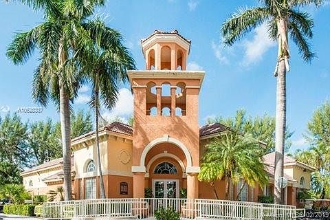 3rd image of 19234 E Country Club Dr