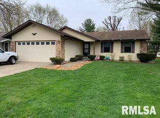 100 Westbrook Dr, Springfield, IL 62702