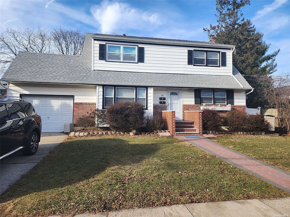 1st image of 30 Iroquois Pl