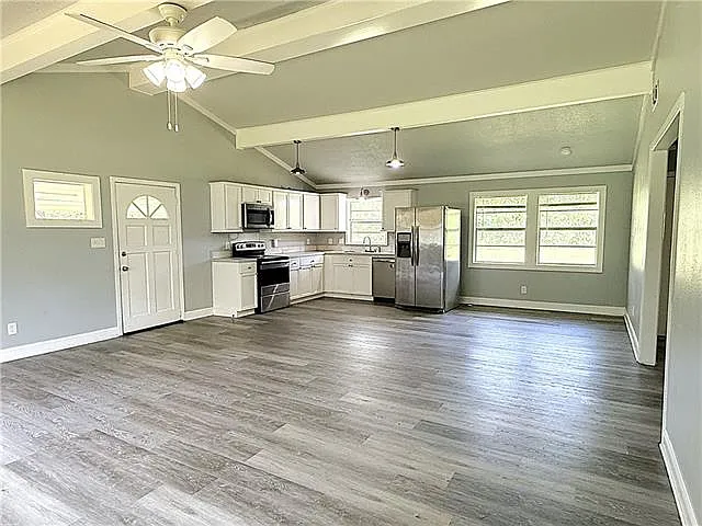 3 bed, 2.0 bath, 1650 sqft, $1,550 — Photo 3