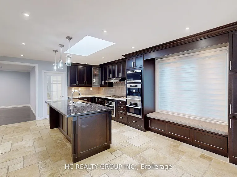 83 Fairway Heights Dr — Photo 16