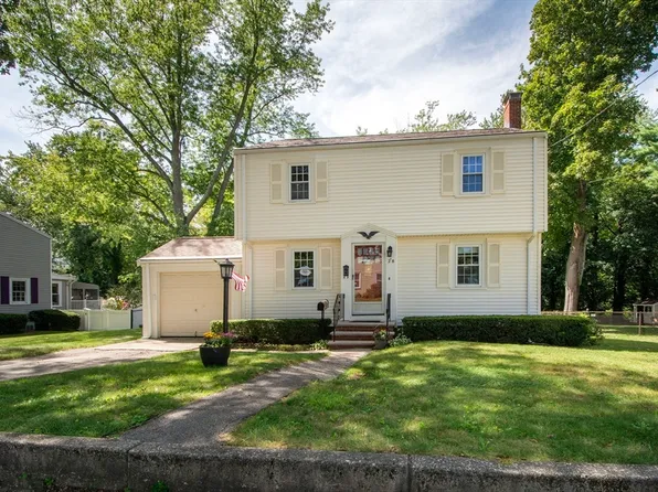 28 Webb St, Weymouth, MA 02188