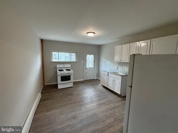 6 S Spruce St, Mount Carmel, PA 17851