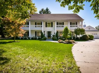 511 E Lake Hill Ct, Whitefish Bay, WI 53217