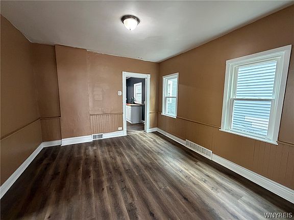 5th image of 21 Abbottsford Pl