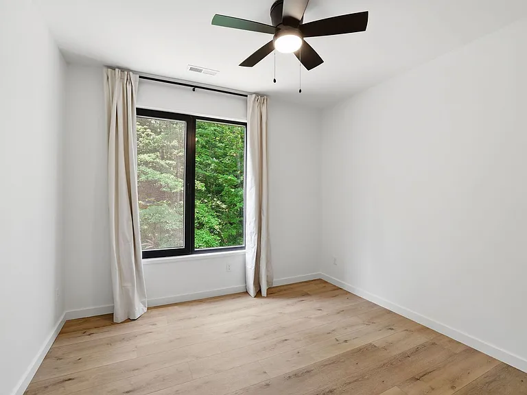 427 Ankara Ct — Photo 20