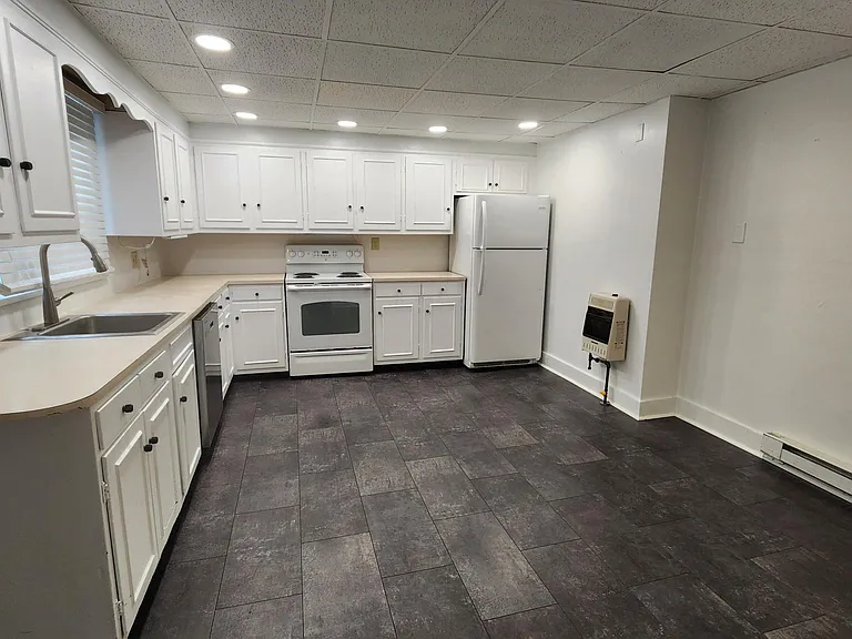 540 W 3rd St #B — Photo 4