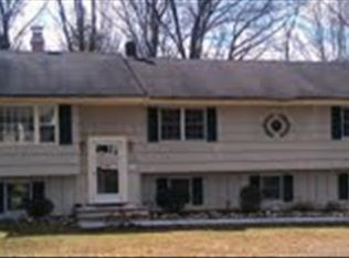 49 Saratoga Dr, Oakland, NJ 07436