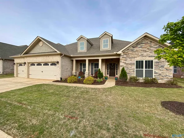 420 Turning Creek Dr, Huntsville, AL 35824