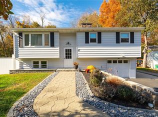 47 Martin Rd, Pleasant Valley, NY 12569