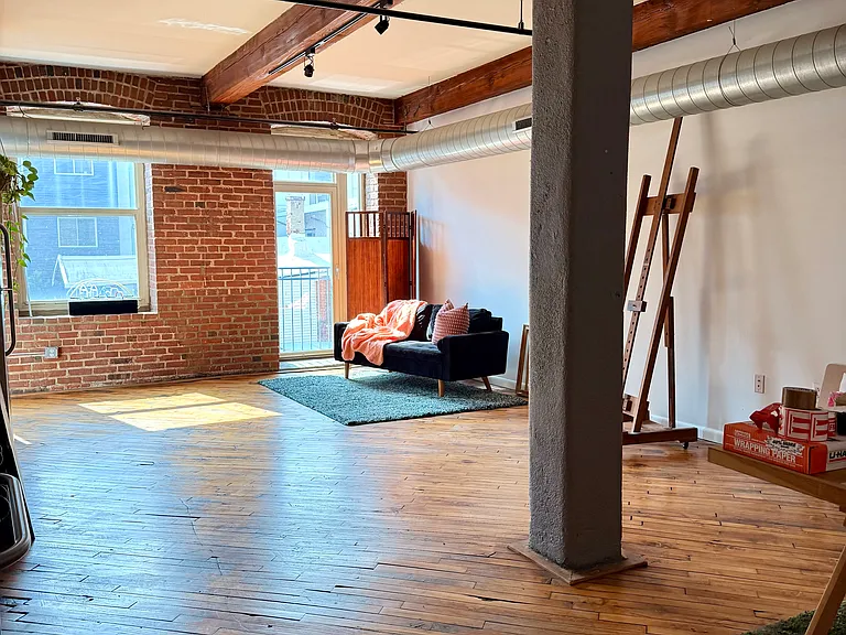 1220 Buttonwood St #202 — Photo 3