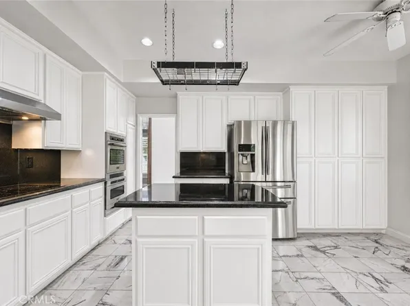 901 Clearwood Ave, Riverside, CA 92506